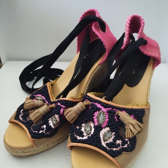MEHER KAKALIA SHOES - Picture 2 of 10